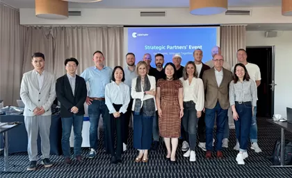 आगे बढ़कर, सदी का रणनीतिक साझेदार सम्मेलन बर्लिन में सफलतापूर्वक संपन्न हुआ